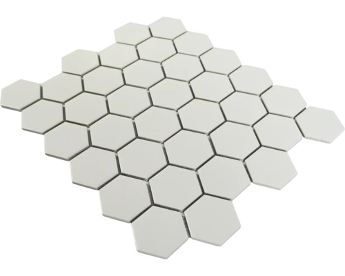 Sechseckige Mosaikfliesen auf einem Bogen