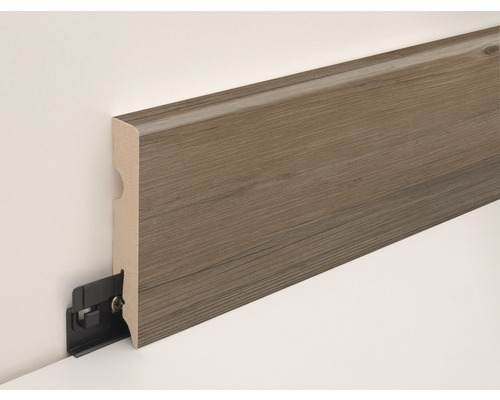 Sockelleiste mit Holzstruktur und Befestigungsclip