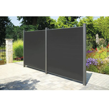 Garten mit Sichtschutzwand
