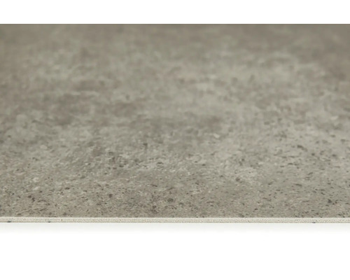 Nahaufnahme einer Bodenfliese mit Betonoptik