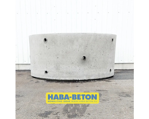 Beton Schachtring mit Löchern