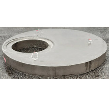 Betonschachtabdeckung mit Einstiegsöffnung