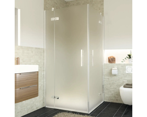 Eckdusche mit satiniertem Glas in einem Badezimmer