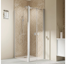 Duschkabine mit Glaswand und Armatur in einem Badezimmer