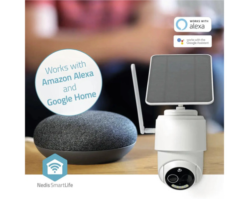 Drahtlose Überwachungskamera mit Solarpanel neben einem Google Home Gerät