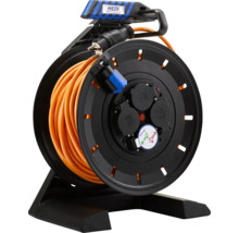 Kabeltrommel mit orangefarbenem Kabel und mehreren Steckdosen