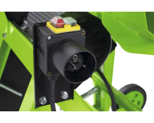 Detailansicht des Stromanschlusses und der Bedienelemente eines Baugeräts