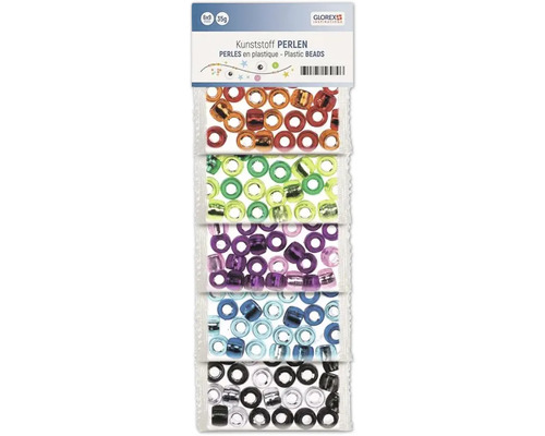 Kunststoffperlen in verschiedenen Farben in einer Verpackung
