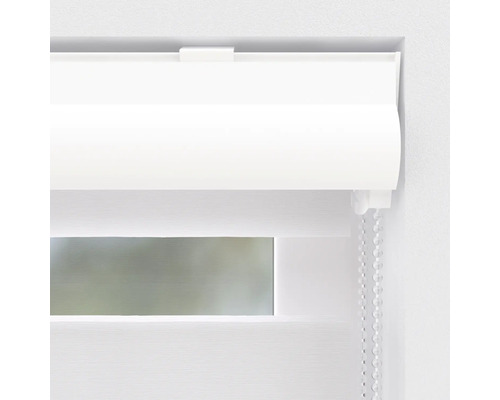 Detailansicht eines weißen Doppelrollos am Fenster