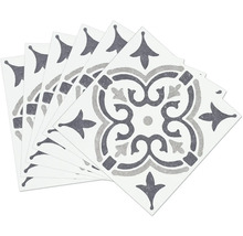 Mehrere Vinylfliesen mit Ornamentmuster