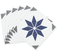 Mehrere gemusterte Fliesen für Boden und Wand