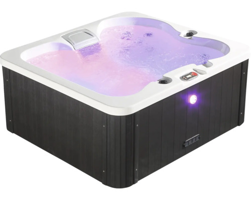 Quadratischer Whirlpool mit Wasser und Beleuchtung