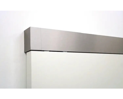 Schiebetürbeschlag VB-Light-SOFT, ohne Muschelgriff Detailansicht eines Schiebetürsystems mit silberfarbener Blende