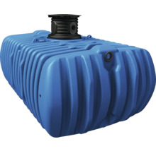 Blaue Regenwasserzisterne mit schwarzem Deckel