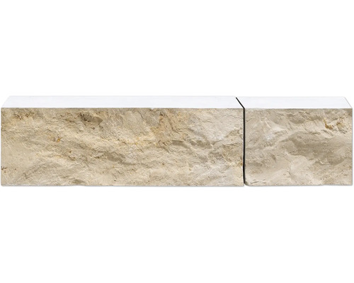 Zwei Travertin Mauersteine