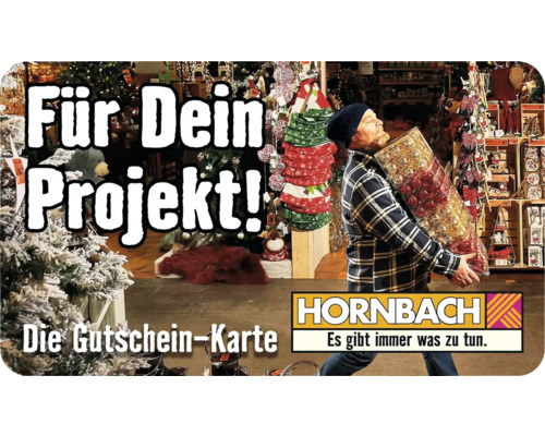 Mann trägt Weihnachtsdekoration vor dem Hornbach Logo. Geschenkkarte für Ihr Projekt.