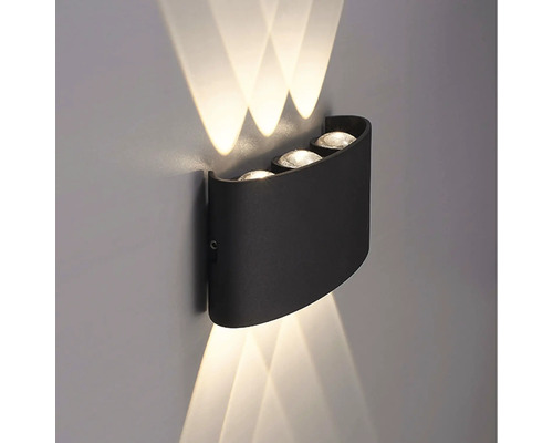 Wandleuchte mit drei Lichtquellen für den Innenbereich