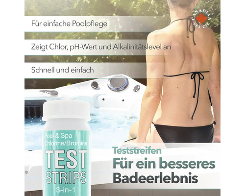 Pool und Spa Teststreifen zur Messung von Chlor, Brom und pH-Wert vor einem Whirlpool mit einer Frau