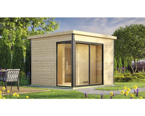 Saunahaus Weka 412 inkl. 7,5 kW Bio Ofen u.digitaler Steuerung mit graphitfarbiger Ganzglastüre Holz Gartensauna mit Glasschiebetür in einer grünen Gartenumgebung.