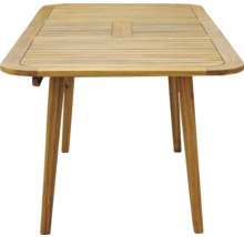 Gartentisch aus Holz mit gerader Tischplatte und vier Beinen.
