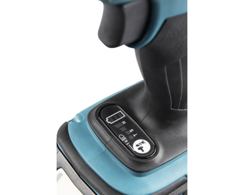 Detailansicht des Akku-Schlagschraubers mit Anzeige für Akkuladestand und Schlagzahl