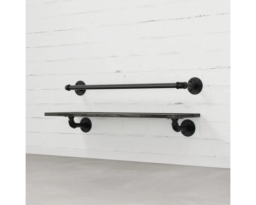 Wandregal mit Handtuchhalter und Holzboden