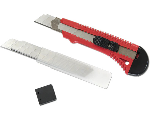 Cuttermesser mit Klingen und Ersatzklingenmagazin