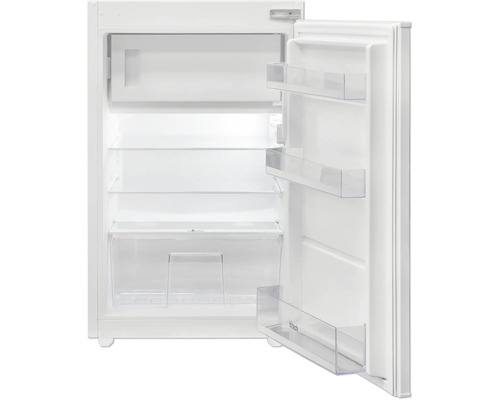 Weißer Kühlschrank mit geöffneter Tür und Innenansicht