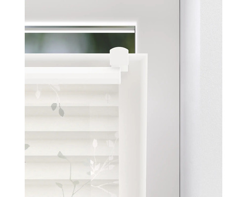 Fenster mit Faltrollo mit Blätter Muster