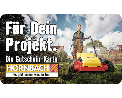 Hornbach Gutschein-Karte für Ihr Projekt mit Frau und Rasenlüfter im Garten.