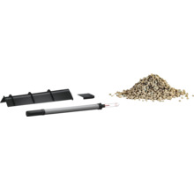 Bodenprobenentnahmeset mit Erdbohrer, Schaufel, Sonde und Substrathaufen