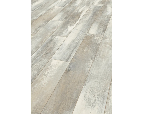 Verlegter Laminatboden in Holzoptik