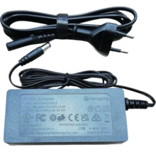 Netzteil mit Kabel und Stecker