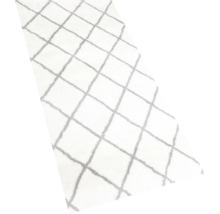 Weißer Teppich mit Rautenmuster