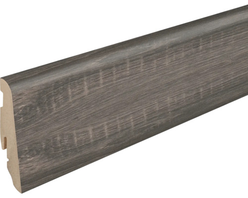 Fußleiste mit Holzstruktur