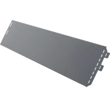 Fassadenverkleidung aus Metall mit Montagelöchern