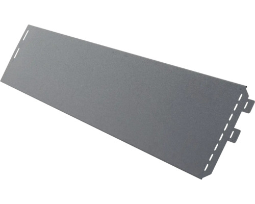 Fassadenverkleidung aus Metall mit Montagelöchern