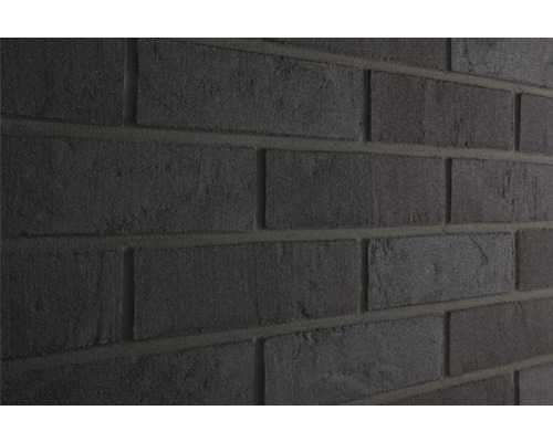 Harz Riemchen Elabrick Bergen 7,1x24,0 cm schwarz Nahaufnahme einer Ziegelwand