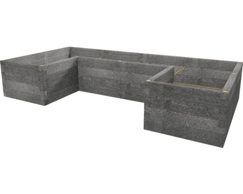 Hochbeet aus Steinblöcken mit mehreren Ebenen