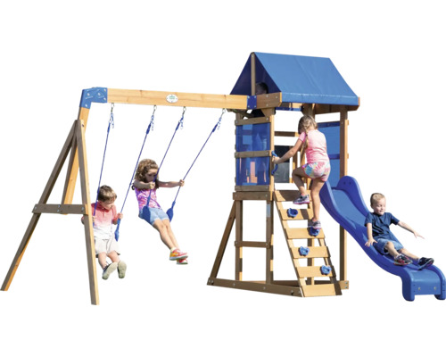 Spielplatz mit Schaukeln, Kletterwand und Rutsche für Kinder