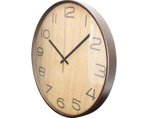 Wanduhr mit Holzoptik und schwarzen Zeigern