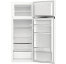 Geöffneter Kühlschrank mit Gefrierfach und mehreren Einlegeböden.