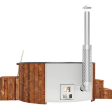 Holzbefeuerter Badezuber mit Treppe und Ofen