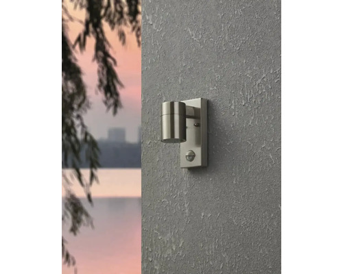 Außenwandleuchte aus Metall mit Bewegungsmelder
