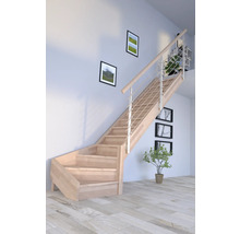 Holztreppe mit Edelstahlgeländer in einem hellen Raum
