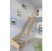 Holztreppe mit Geländer im Innenraum
