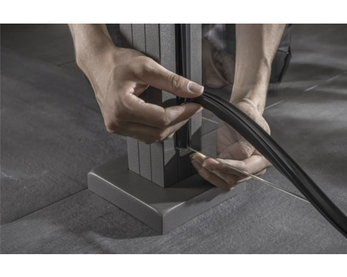 Installation einer Dichtung an einer Glaszaunbefestigung