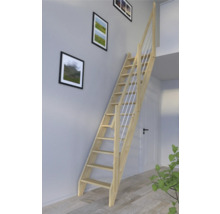 Holztreppe mit Geländer in einem Wohnraum
