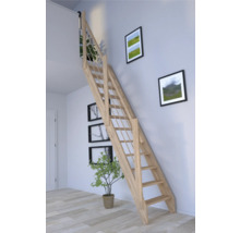 Holztreppe mit Geländer in einem hellen Raum