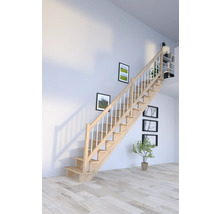 Holztreppe mit Geländer in einem hellen Raum.